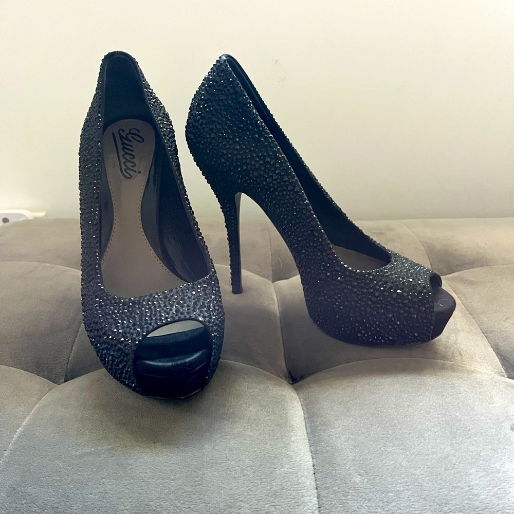 Gucci peep toe Etoile heels black size 6
